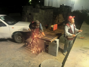 Elabora e instala rejillas pluviales personal del Municipio de Reynosa