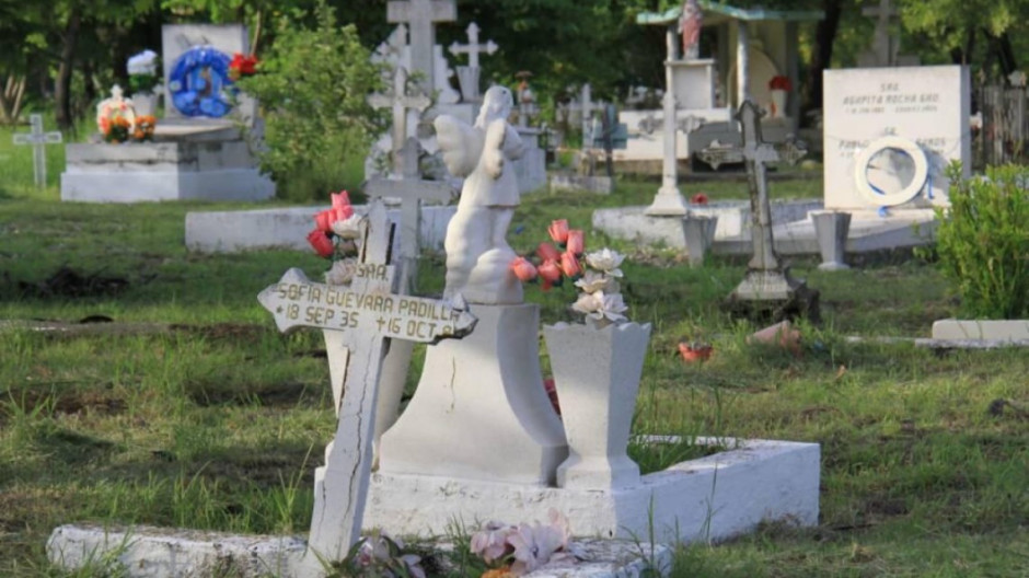 Refuerzan operativo de seguridad en panteones de Victoria