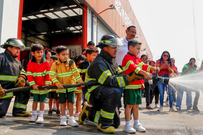 Viven pequeños de Jardín de Niños Juan Escutia memorable experiencia en Protección Civil y Bomberos de Reynosa 
