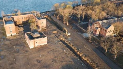 Abren fosas comunes en Nueva York por crisis de coronavirus