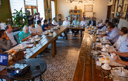 Participa Dr. Rubén Sauceda como orador en reunión de la UCEN