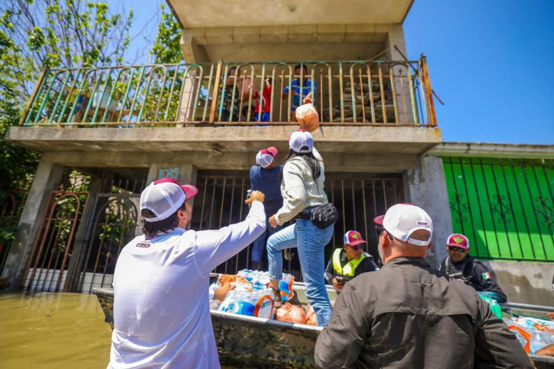 Entregó Carlos Peña Ortiz beneficios en la colonia Azteca