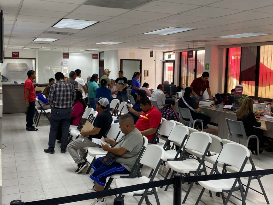 Aprovechan descuentos en Oficina Fiscal