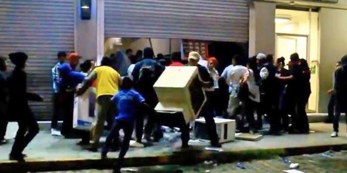 Tras protesta contra gasolinazo en NL, manifestantes realizan saqueo