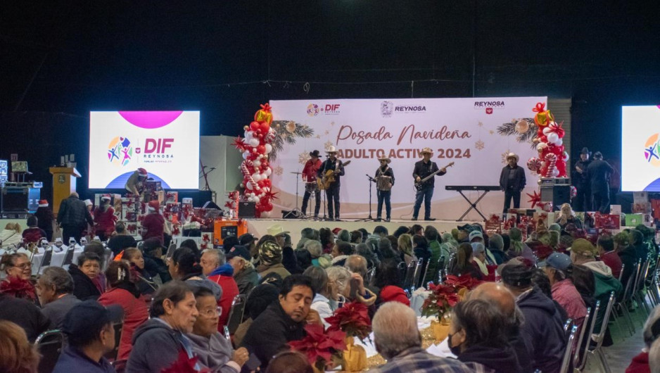 Presenta IRCA programa artístico en la Posada Navideña Adulto Activo 2024