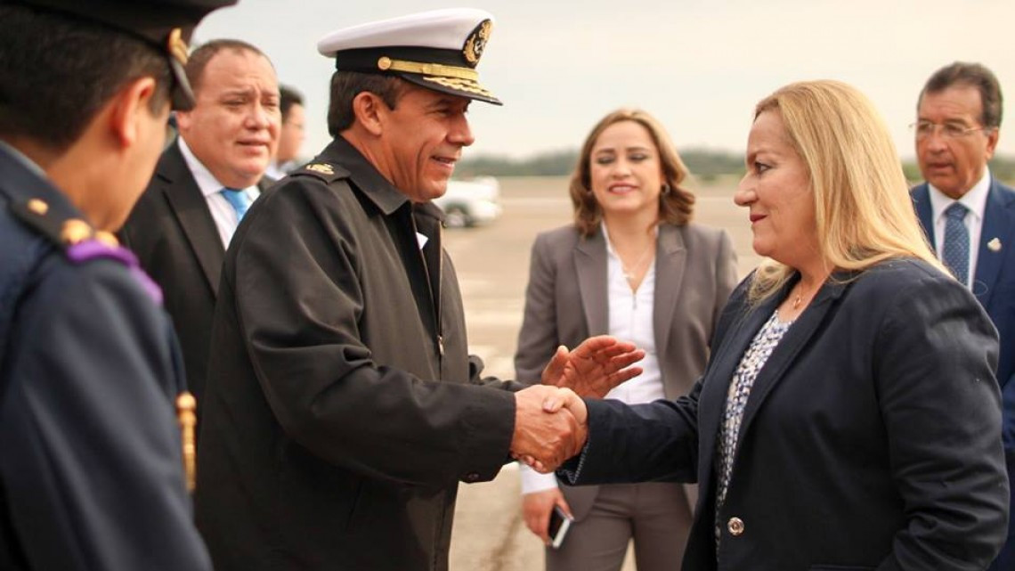 Asiste alcaldesa a aniversario de Fuerza Aérea de la Estación Aérea Militar No. 4 