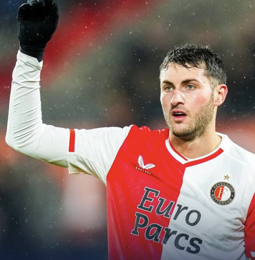 Santiago Giménez termina sequía anota gol contra el PSV