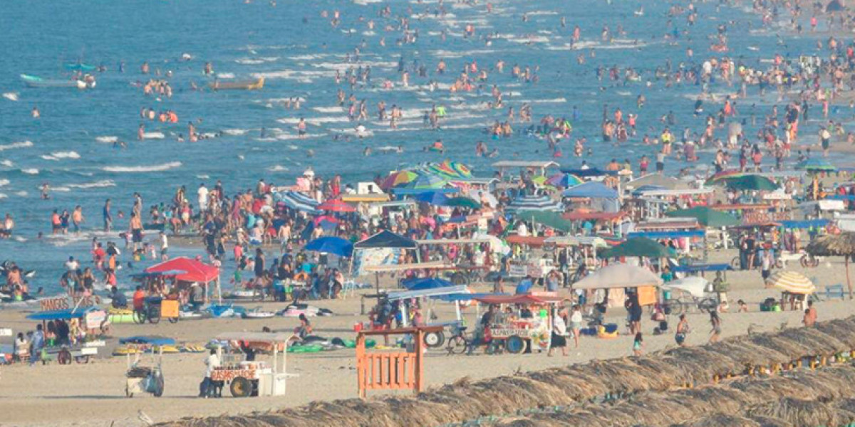 Continúa afluencia en Playa Miramar