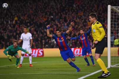 Barcelona golea y tiene medio pie en semis