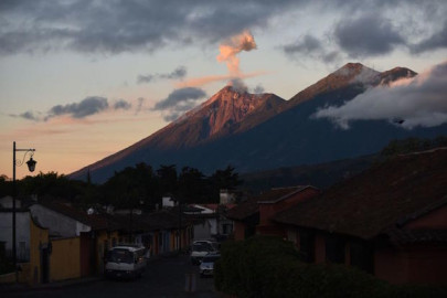 Incrementa la actividad del Volcán de Fuego de Guatemala