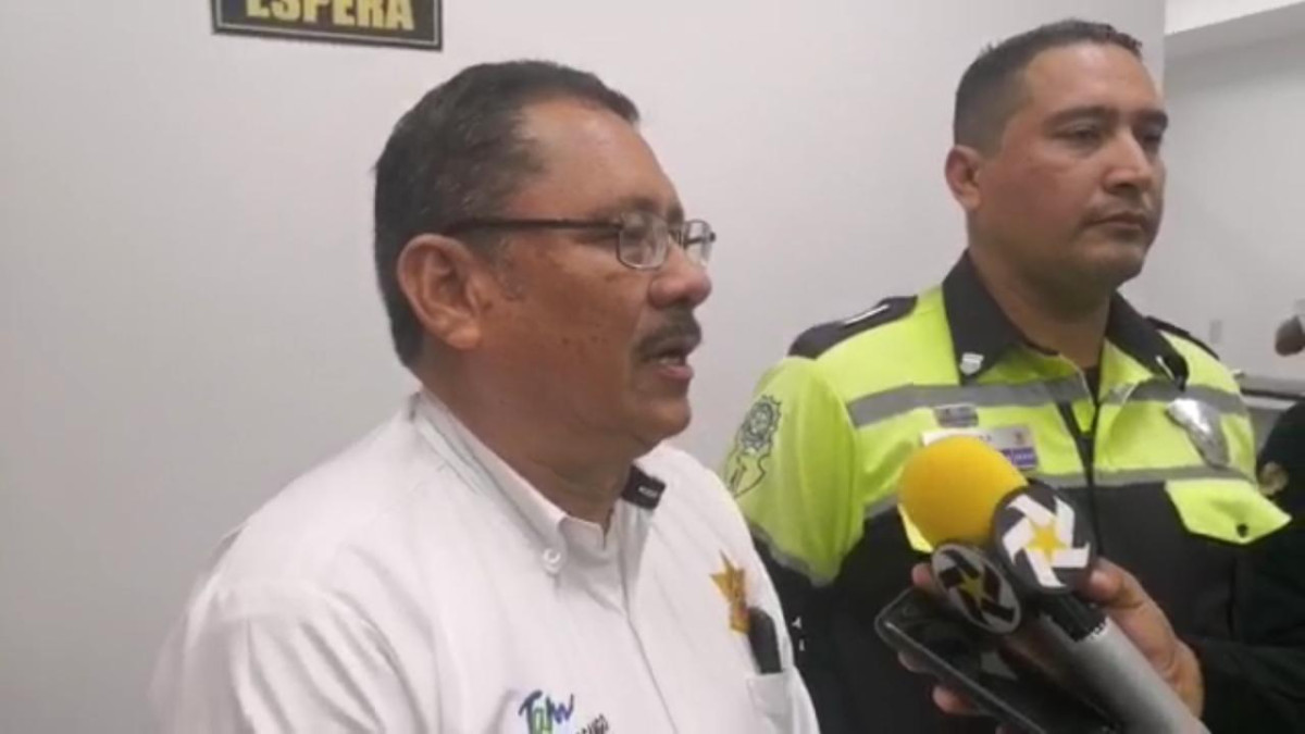 Prohibido que autobuses y microbuses usen vías rápidas de paso inferior San Pedro 