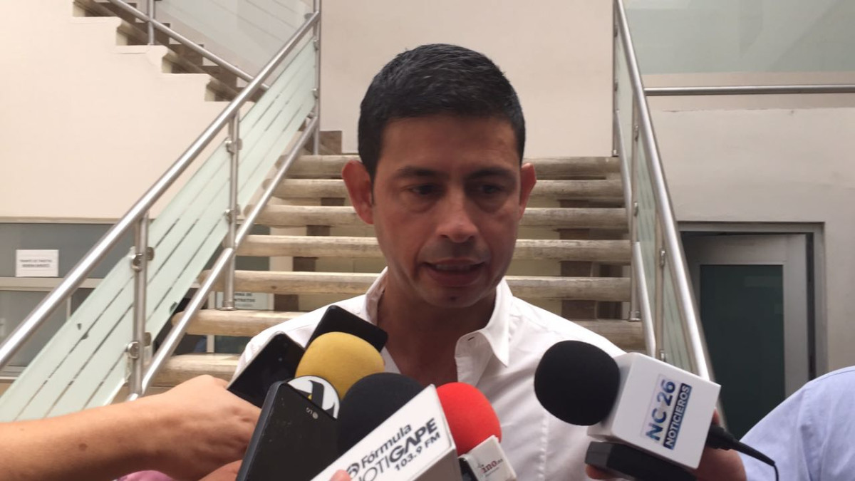 IP no quita el dedo del renglón en un acuario en Miramar