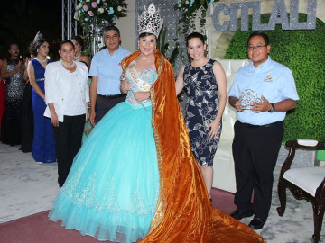 Llevan a cabo coronación de reina de las fiestas de Santa Ana