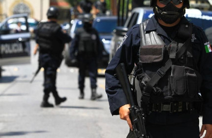 Hieren con acido a policía de Saltillo 