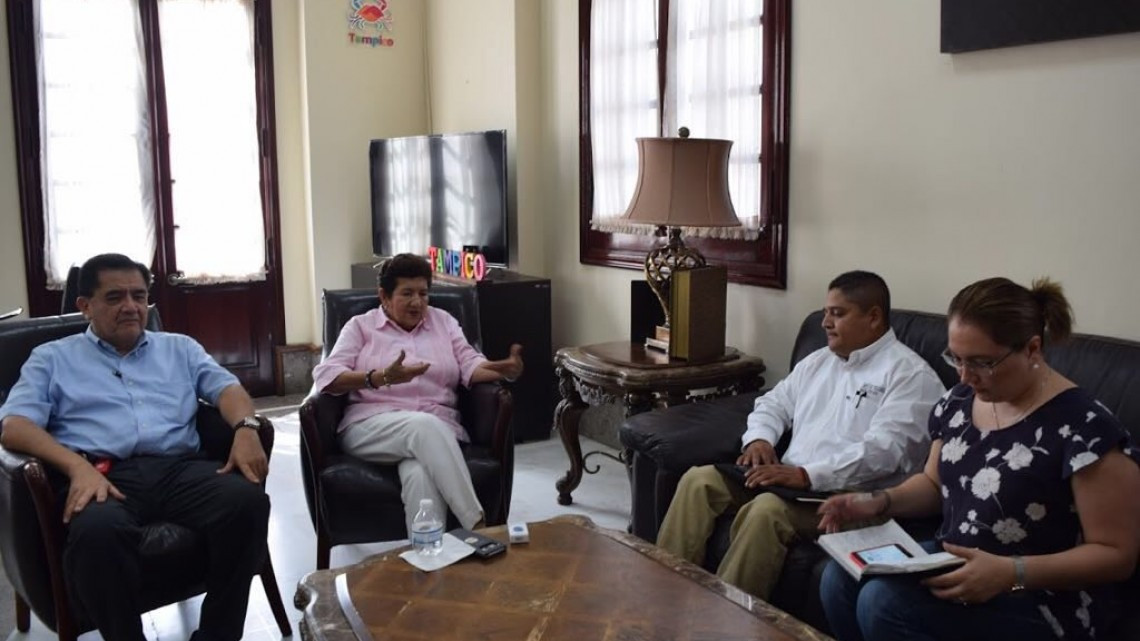 Refrenda Magda Peraza apoyo a nuevo delegado de seguridad en la zona