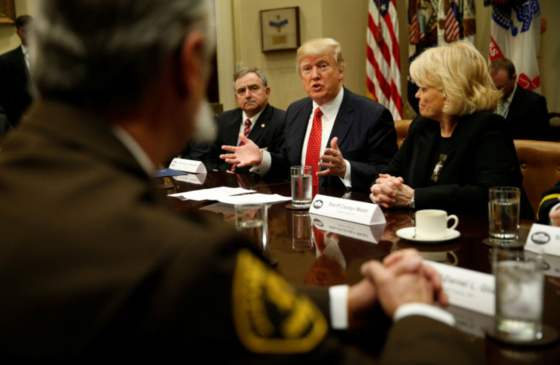 Litigio sobre veto migratorio podría llegar a la Suprema Corte: Trump