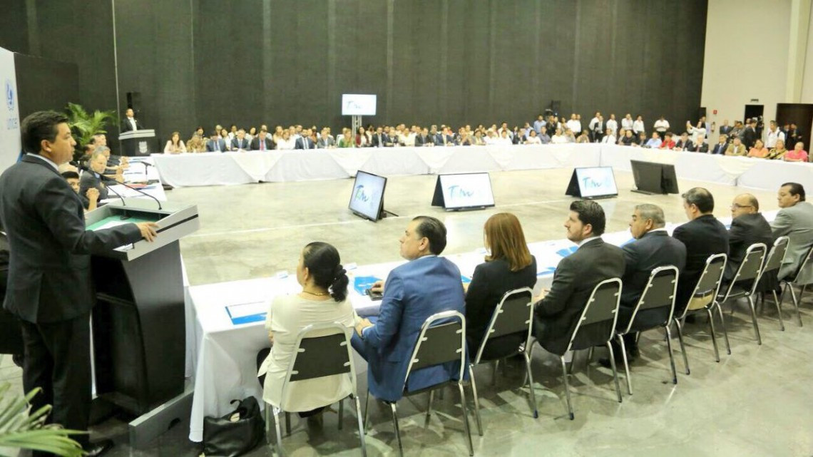 Gobernador refrenda su compromiso a niños y jóvenes de Tamaulipas