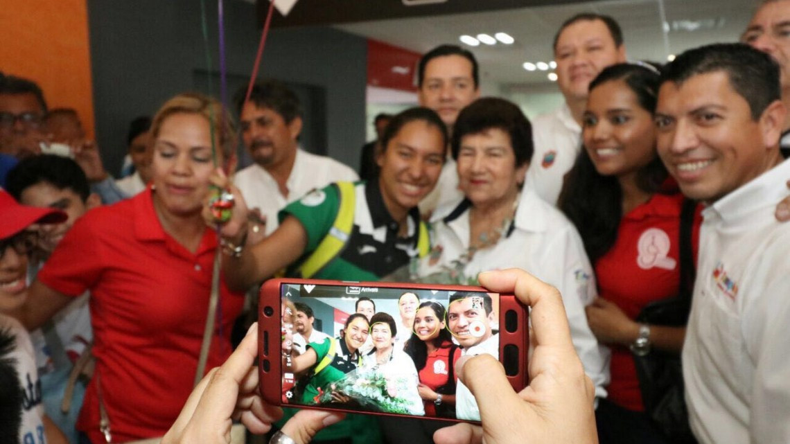 Alcaldesa recibe a Karla Sofía Cárdenas medallista de oro en Sao Paulo 2017