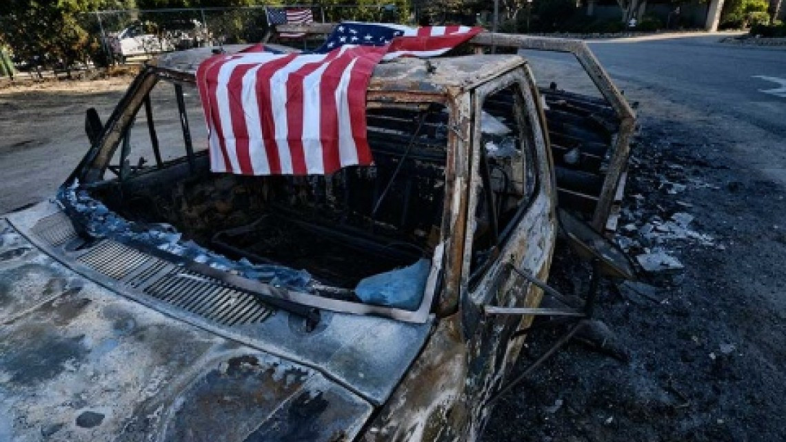 Aumentan a 31 la cifra de muertos por incendios en California