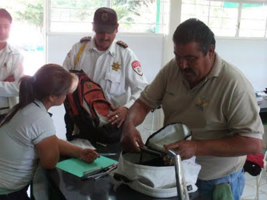 Encuentran porno y cigarros a alumnos de Madero