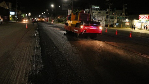 Realizan trabajos de reencarpetado en la Avenida Hidalgo