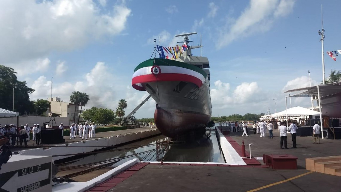 Esposa de AMLO encabeza  botadura de patrulla oceánica