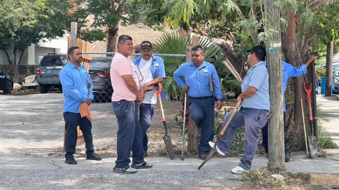 Trabajadores de la JAD realizan paro de labores por falta de vehículos oficiales