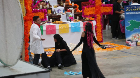 Celebran Día de Muertos Ayuntamiento y la UAT 