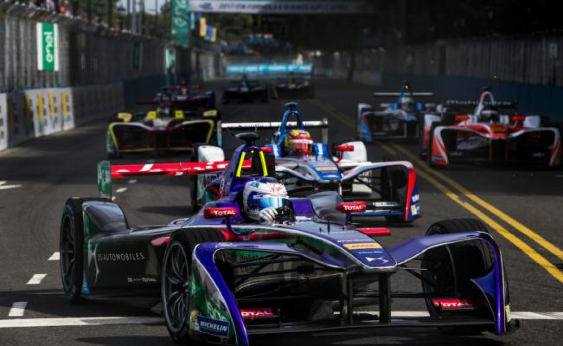 Primera victoria de la temporada para Luca Di Grassi