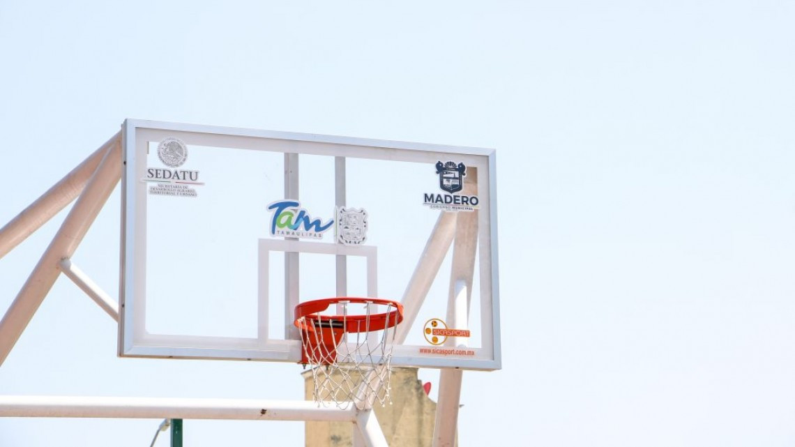 Andrés Zorrilla entrega espacios públicos en Madero