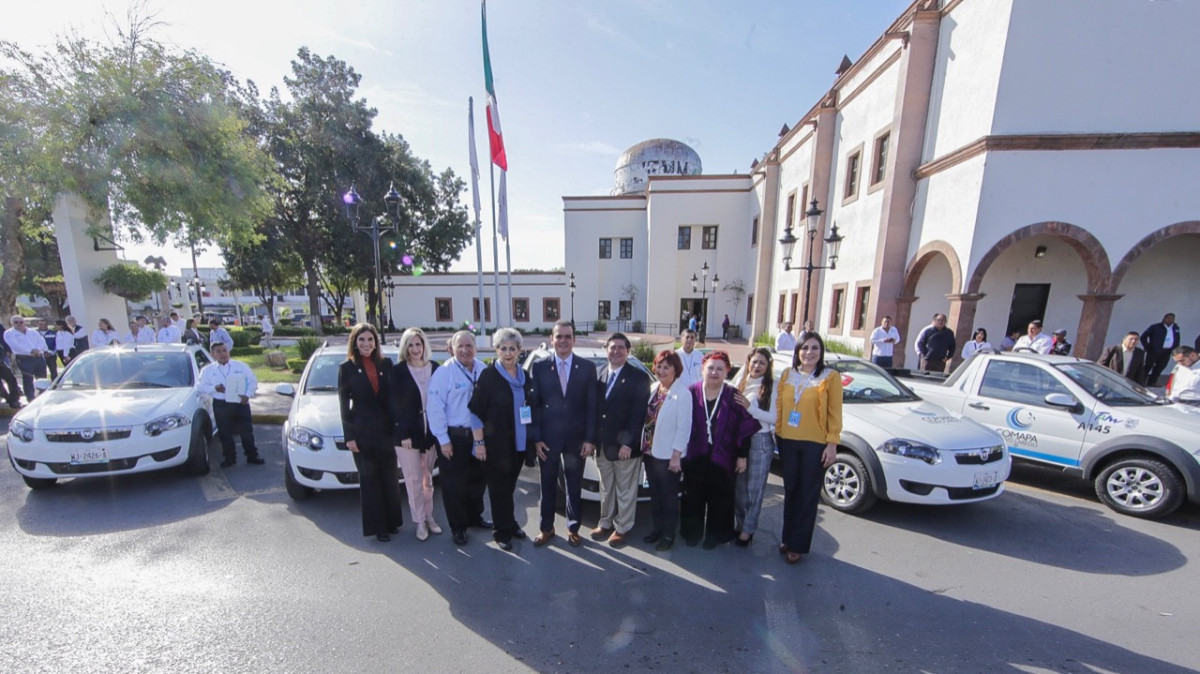 Rntrega Rivas 5 unidades nuevas a COMAPA