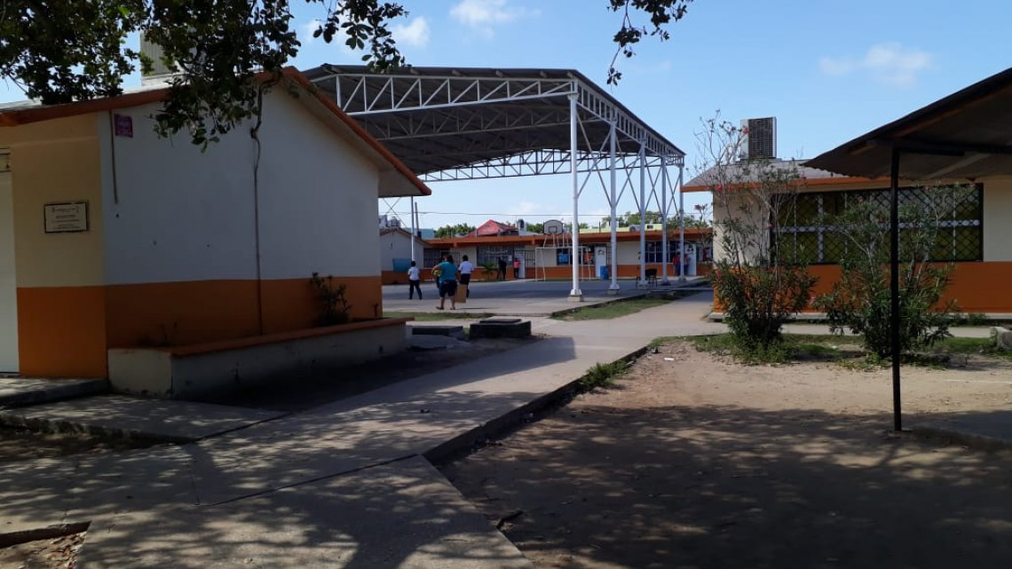 Denuncian presunto ataque sexual de un maestro a alumna de 2do grado