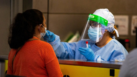 Supera EU los 33 millones de contagios de coronavirus 