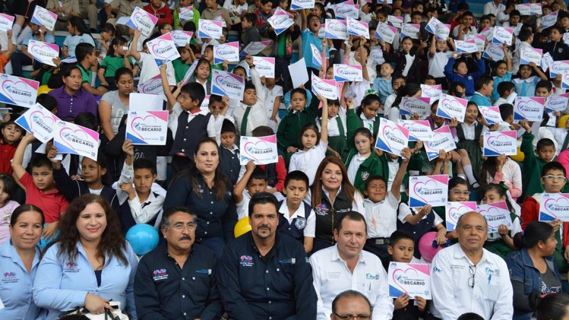 Beneficia a niños y jóvenes con beca "Seguirán Contando Conmigo"