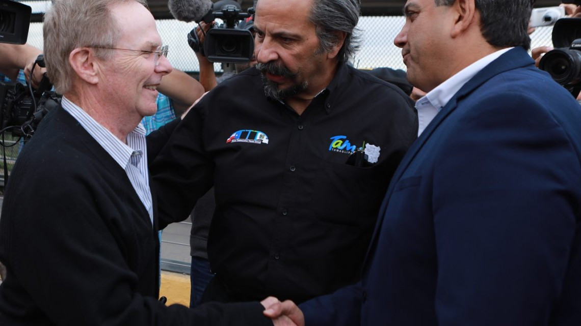 McAllen dona al Estado camión equipado para el combate de incendios