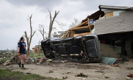 Suman 4 muertos en EU tras tormentas y poderosos tornados
