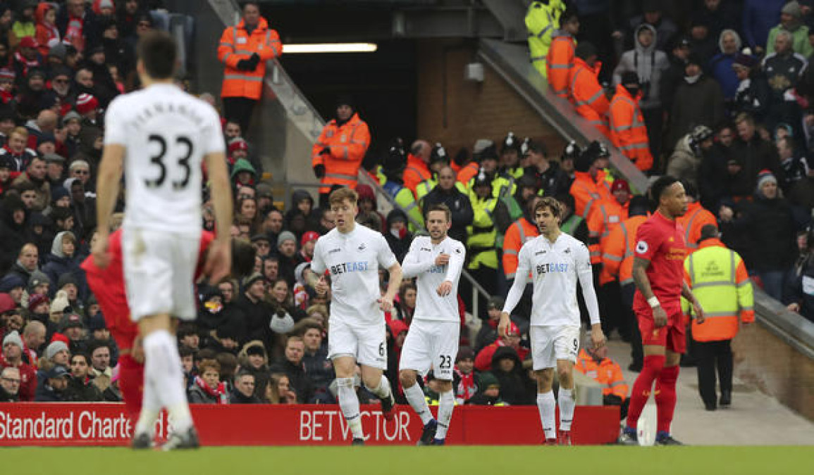 Liverpool cae 3-2 ante Swansea