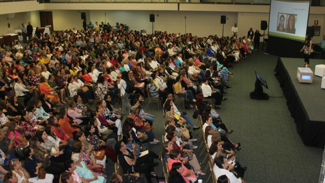 "Mujeres al Máximo" programa para potencializar su desarrollo: Erasmo González.
