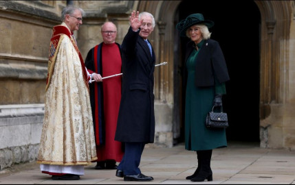 Carlos III asiste a la misa de Pascua en su primera aparición pública desde febrero