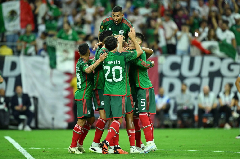  México goleó a Honduras en su debut en Copa Oro