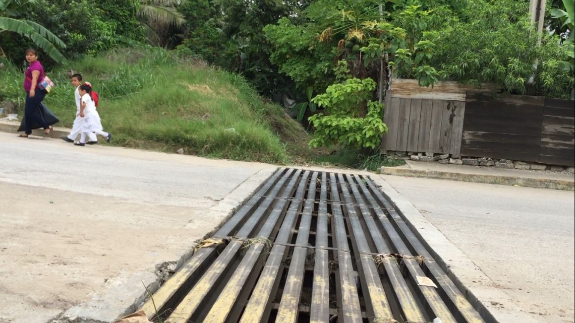 Canal a cielo abierto, punto de riesgo para familias del sector Montealto