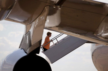 El avión de Angela Merkel hace aterrizaje de emergencia