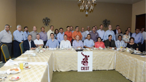 Da a Conocer Chucho Nader a Parte de su Equipo de Trabajo