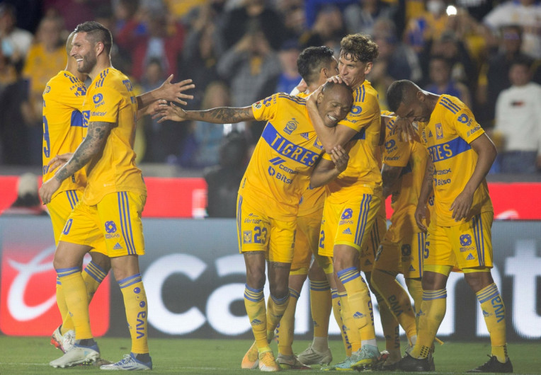 Tigres golea a Pachuca y toma el liderato