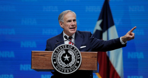 Corte Suprema de Texas suspende decisión de tribunales inferiores sobre el uso de mascarillas