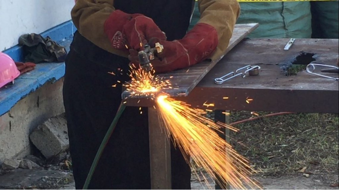 Capacitan a jóvenes y señoritas, para mejorar la calidad en mano de obra