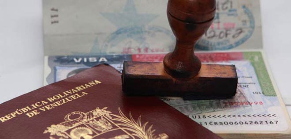 Denuncian retraso y alto costo de pasaporte en Venezuela