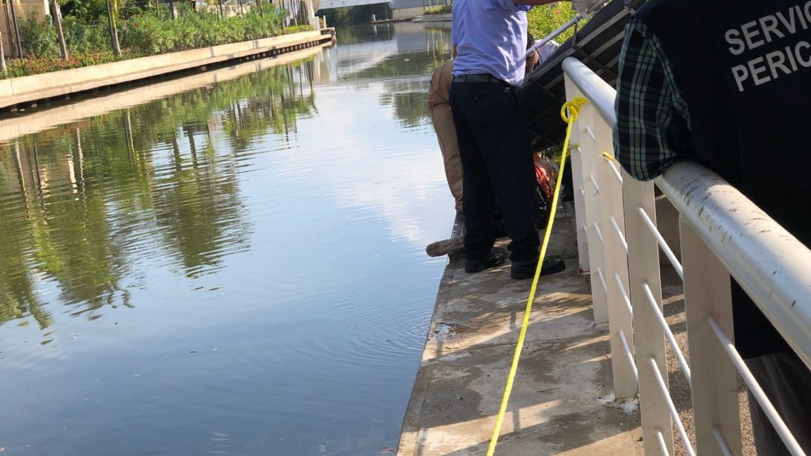 Flota cuerpo de un hombre en canal de la Cortadura 