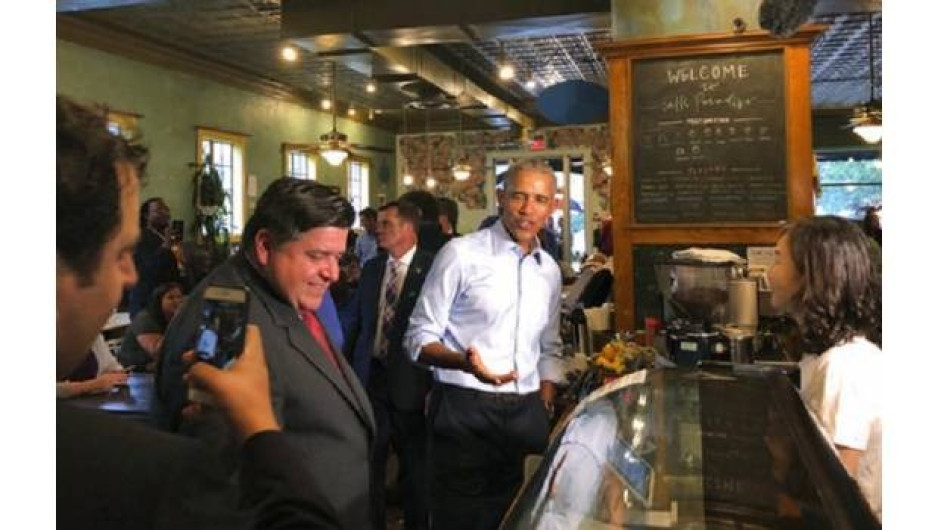 Regresa Obama para criticar a Trump