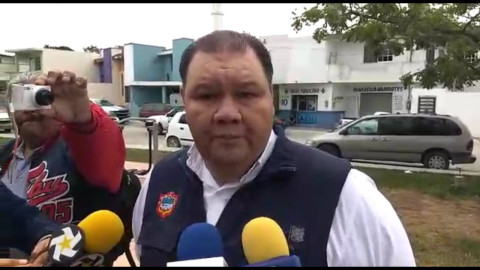 Capacitan a salvavidas y prestadores de servicio